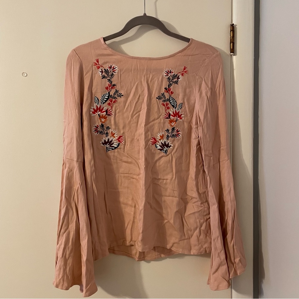 NWOT JustFab Floral Embroidered Blouse